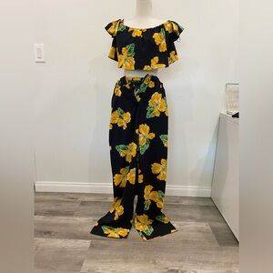 Zara Black and Yellow Pant and Crop Top Set w/ Floral Design size XS